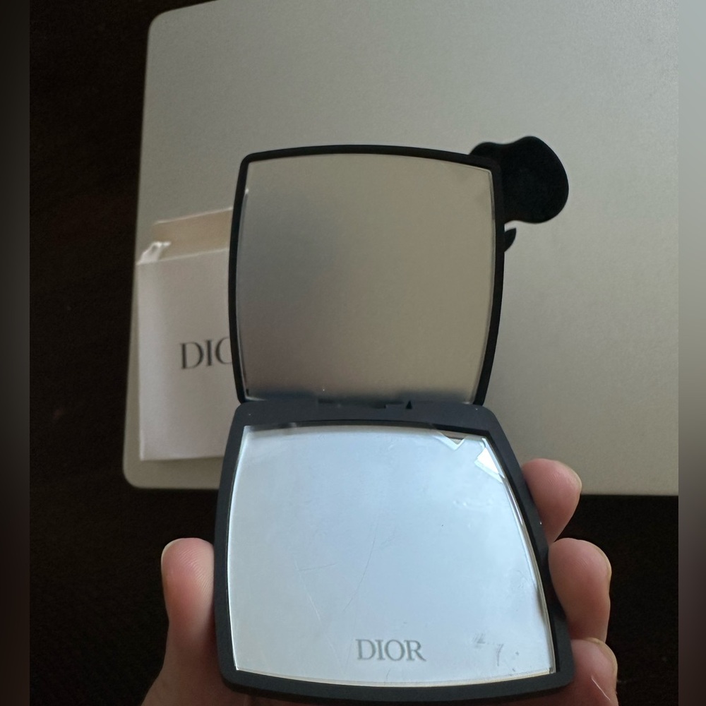 ๐Dior mirror new - Picture 4 of 5